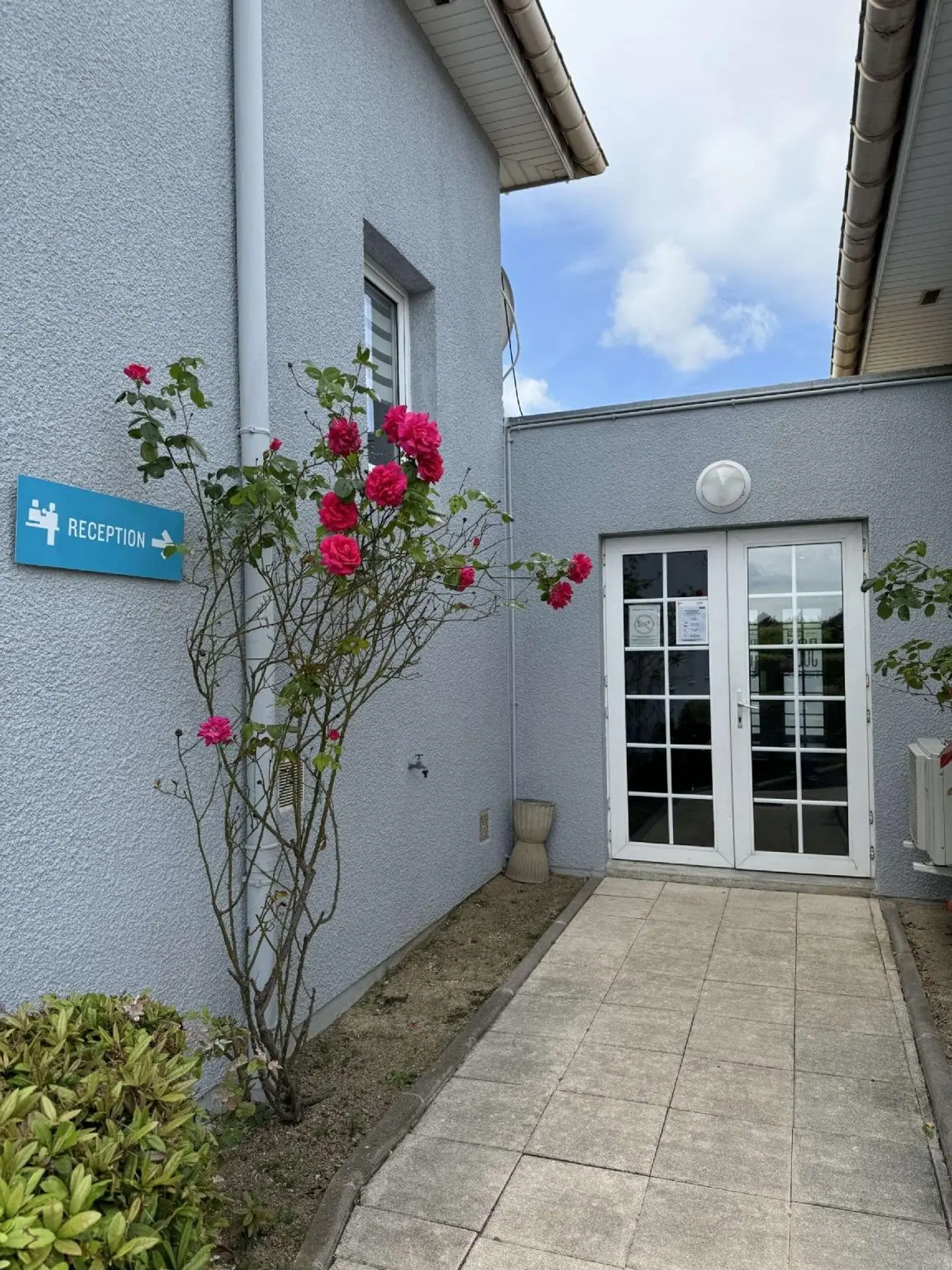 Kyriad Direct Reims Bezannes EXTERIOR