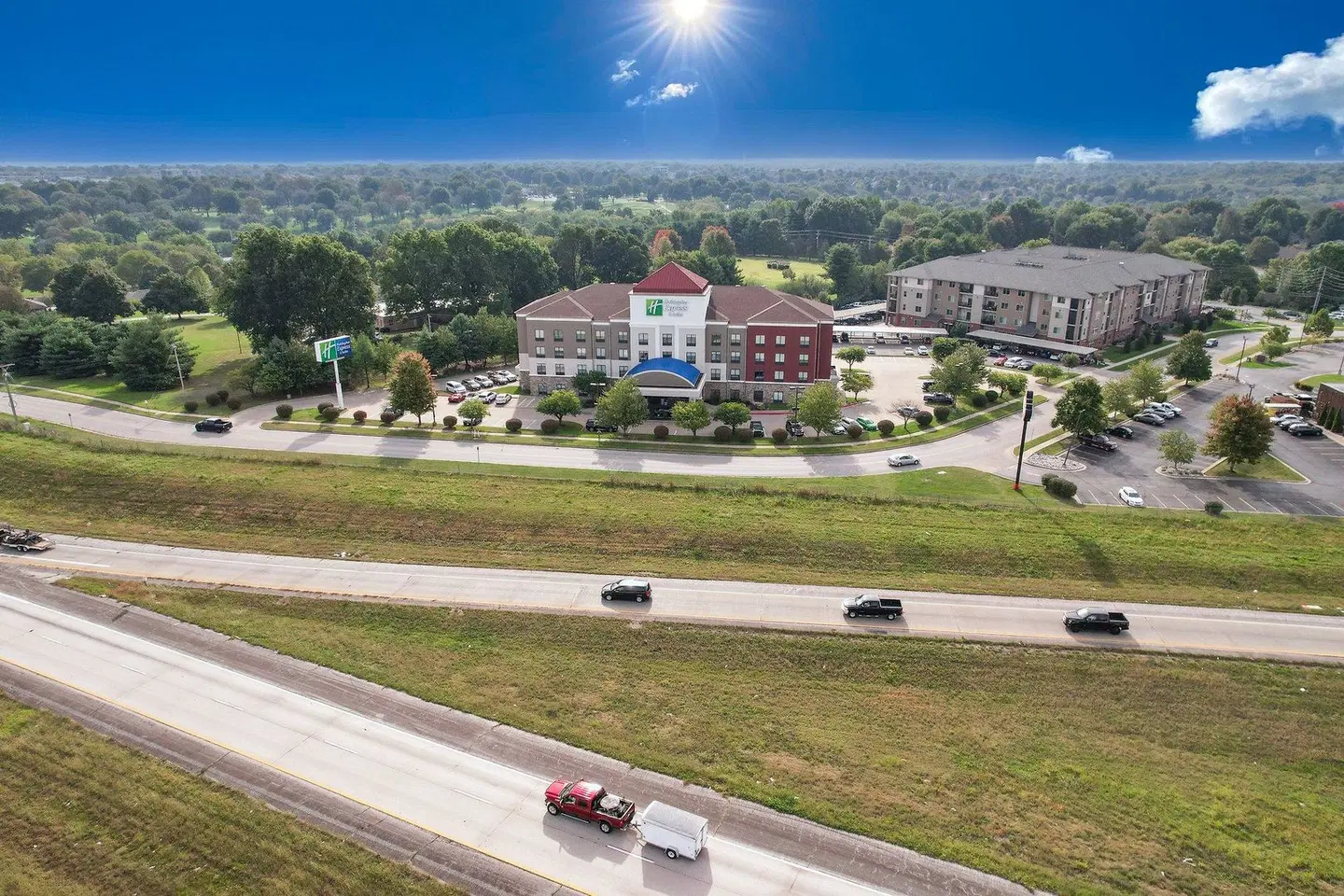 Holiday Inn Express & Suites Springfield-Medical District by IHG EXTERIOR