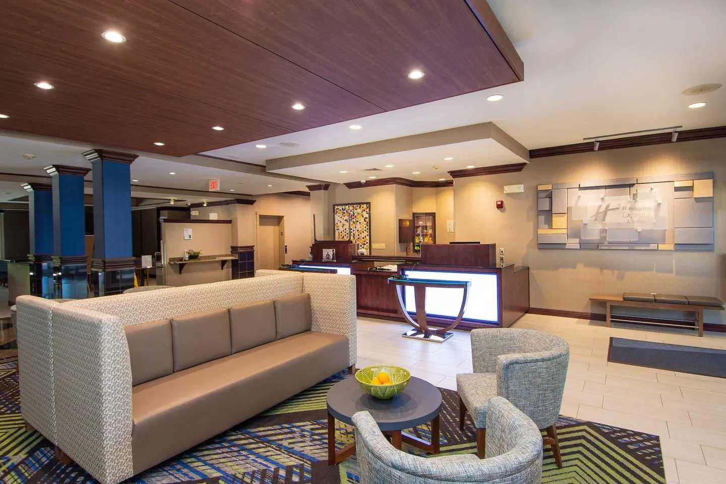 Holiday Inn Express & Suites Springfield-Medical District by IHG LOUNGE_LOBBY