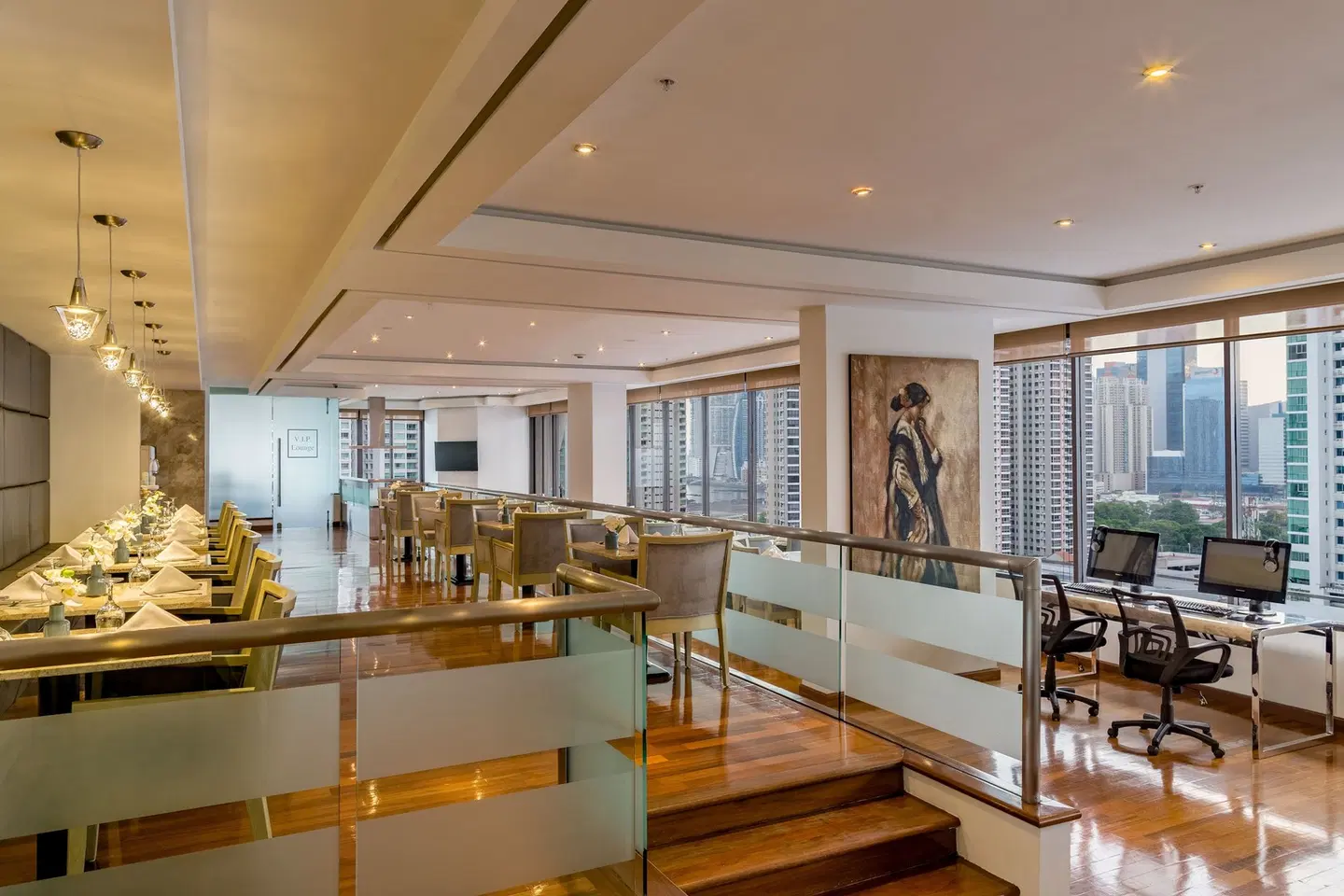 Sheraton Grand Panama Bar