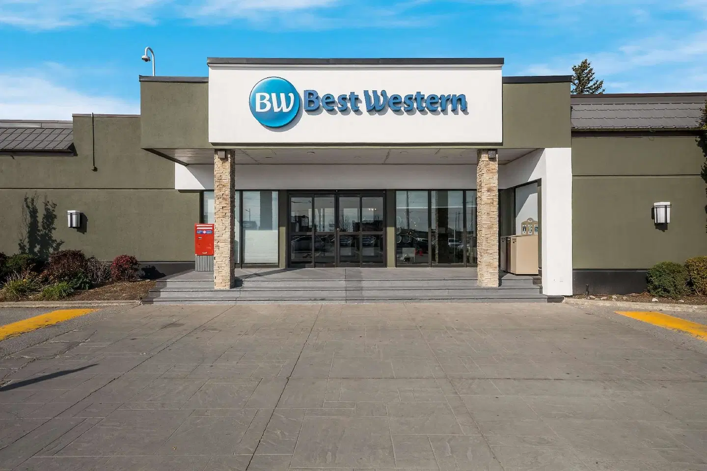 Best Western Parkway Hotel Toronto North EXTERIOR