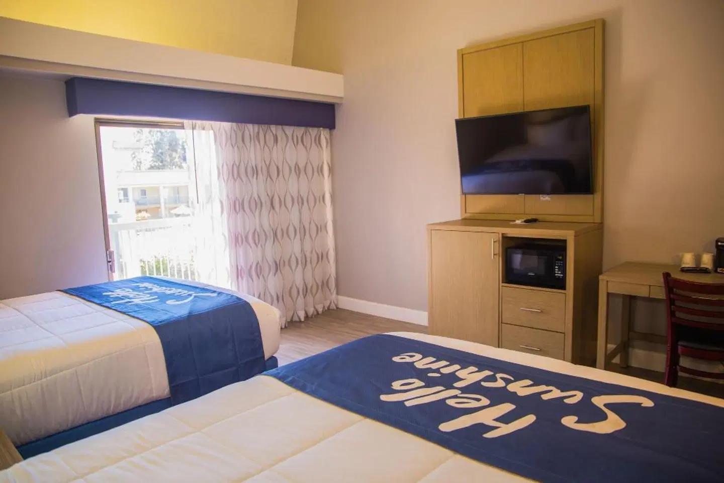 Days Inn by Wyndham Redwood City ROOM_EXAMPLE