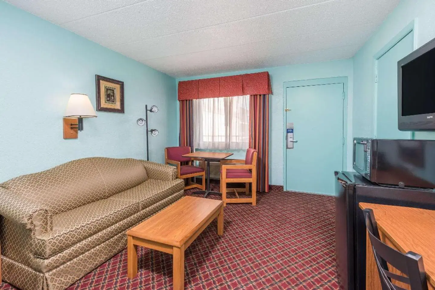 Days Inn & Suites by Wyndham Springfield on I-44 ROOM_EXAMPLE