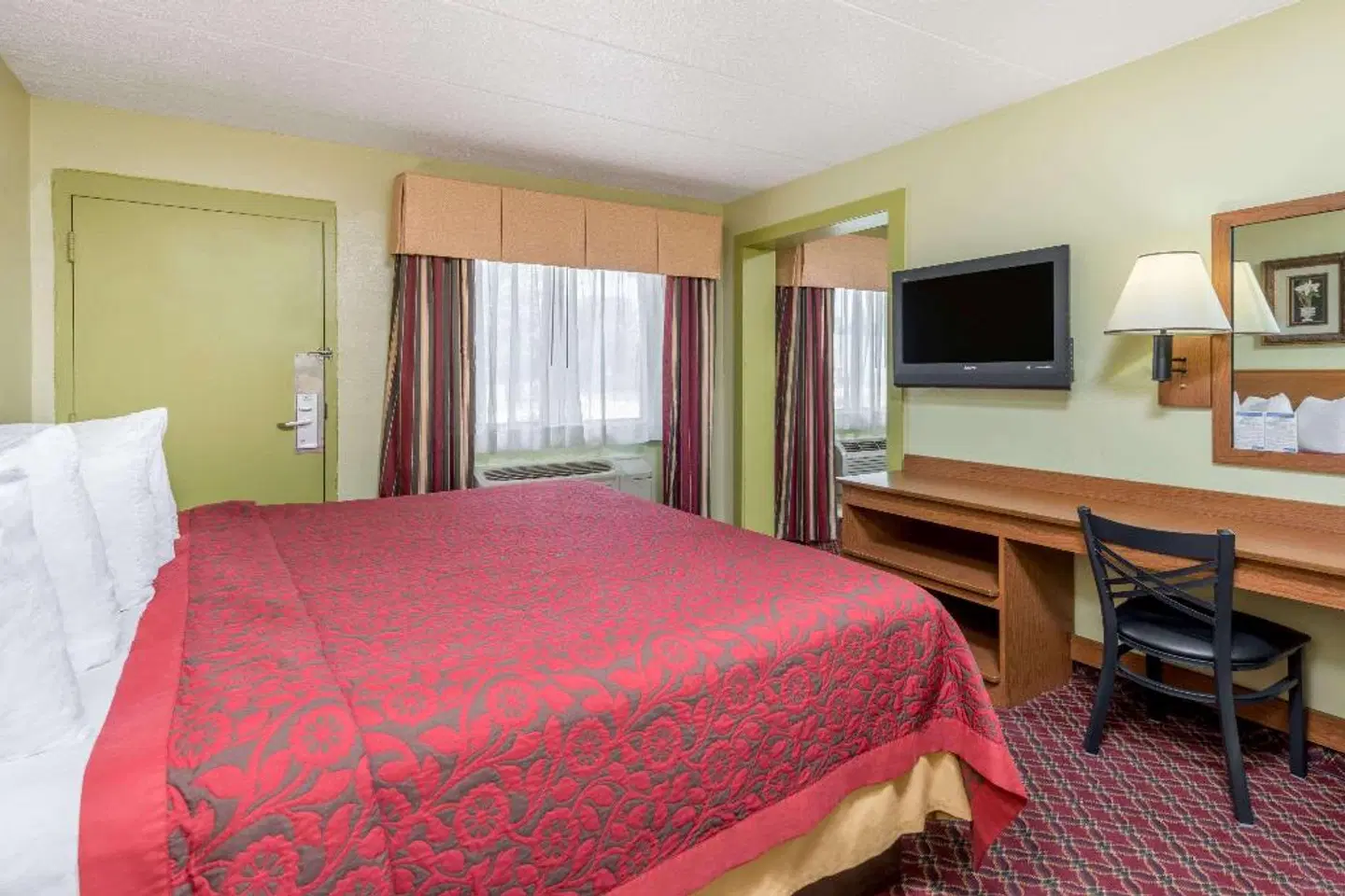 Days Inn & Suites by Wyndham Springfield on I-44 ROOM_EXAMPLE