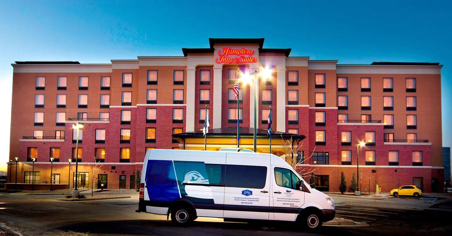 Hampton Inn & Suites Denver/Airport-Gateway Park EXTERIOR