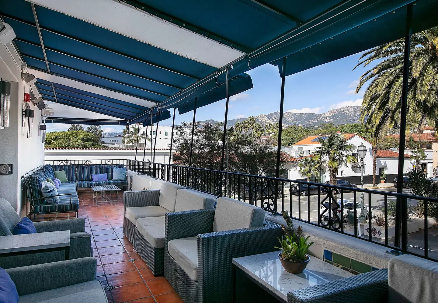 Hotel Virginia Santa Barbara, Tapestry Collection by Hilton Terrasse