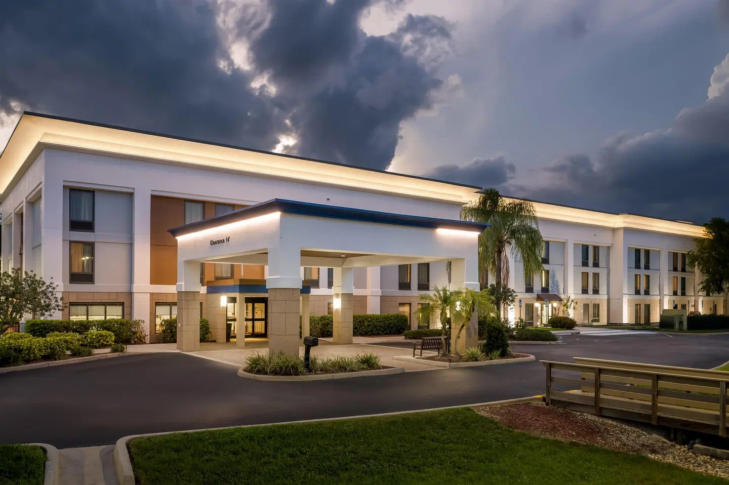 Hampton Inn Naples-I-75 EXTERIOR