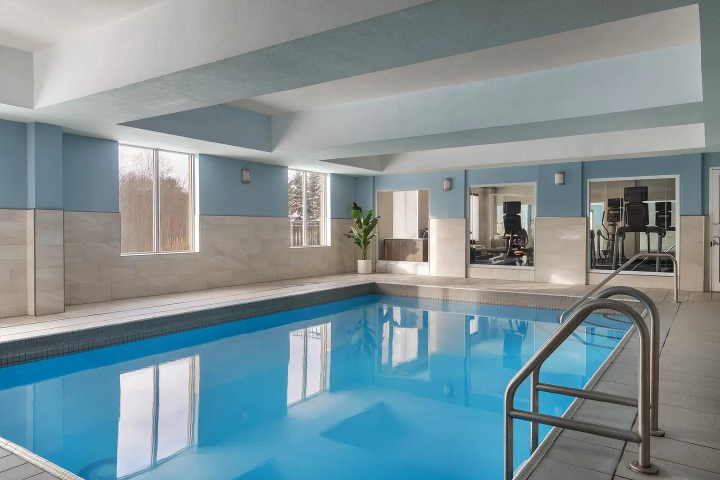 Holiday Inn Express & Suites Huntsville - Muskoka by IHG Hallenbad