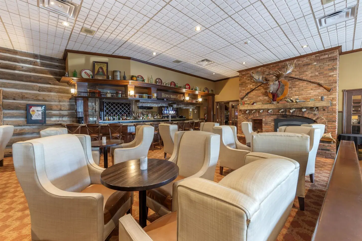 Best Western Parkway Inn & Conference Centre Bar