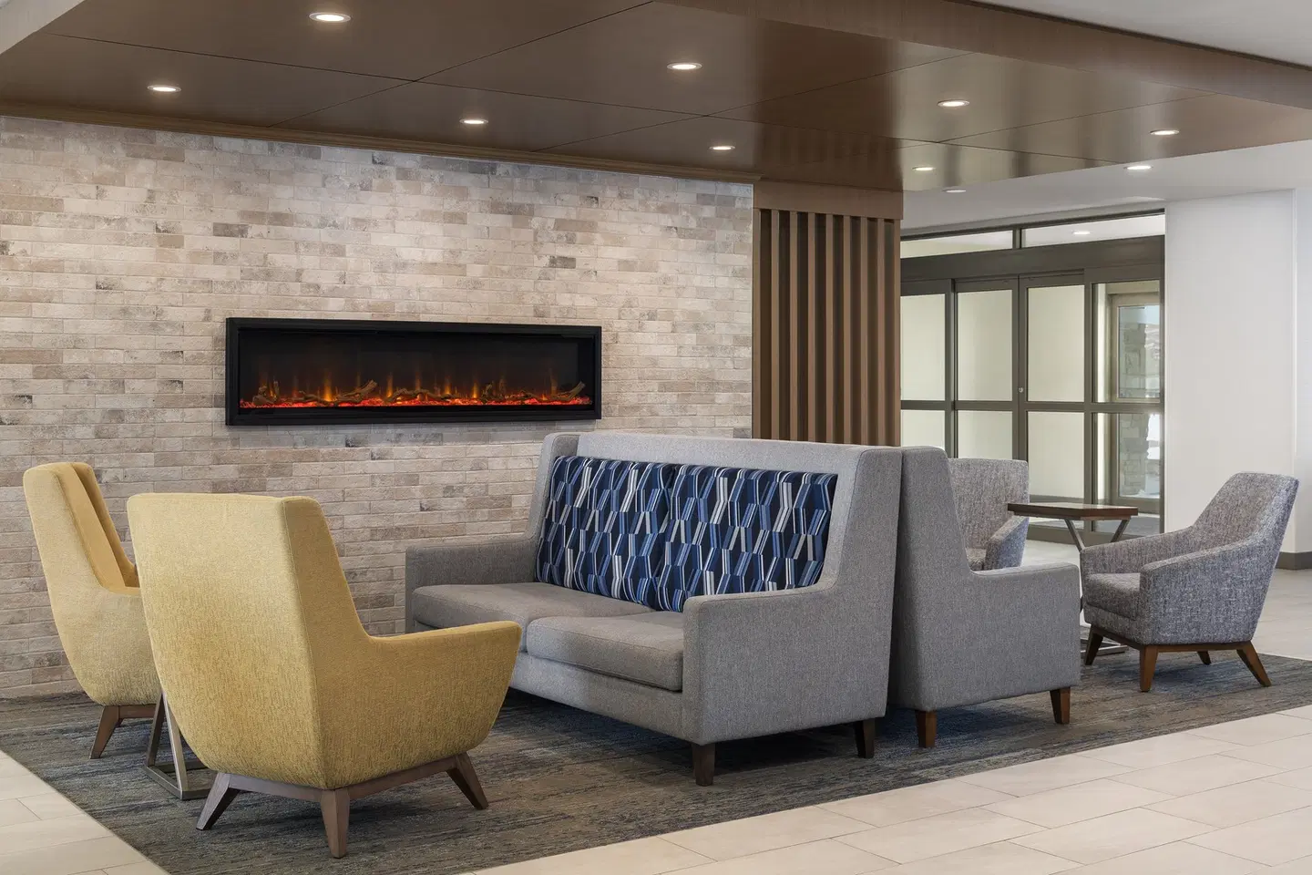 Holiday Inn Express & Suites Huntsville - Muskoka by IHG LOUNGE_LOBBY
