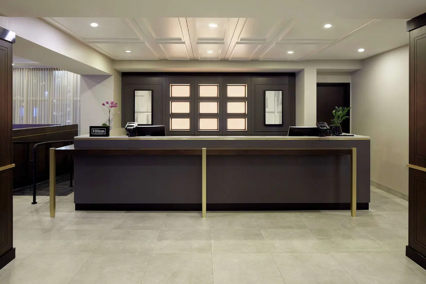 DoubleTree by Hilton Montreal Airport LOUNGE_LOBBY