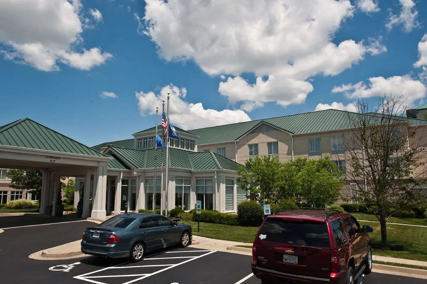 Hilton Garden Inn Louisville East EXTERIOR