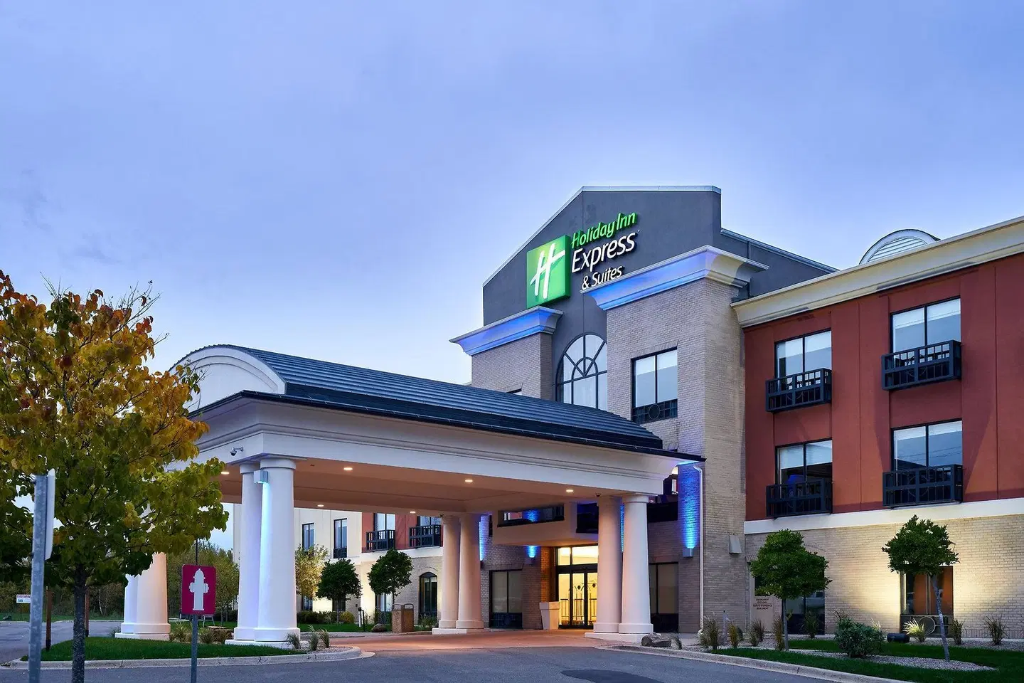 Holiday Inn Express & Suites Dieppe Airport by IHG EXTERIOR