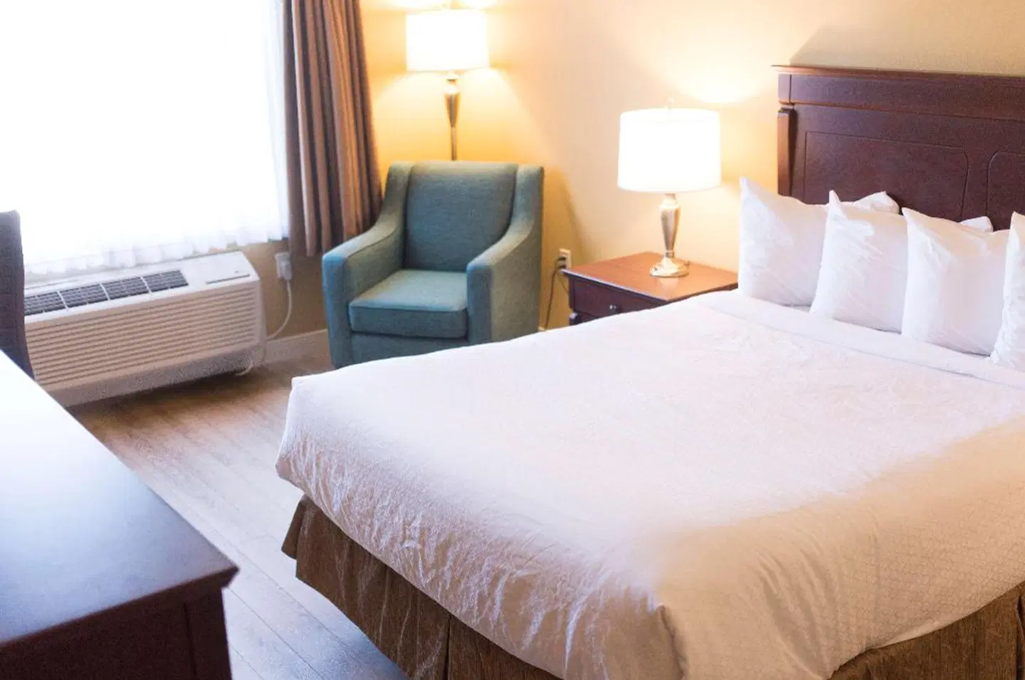 Best Western Plus Grand-Sault Hotel & Suites ROOM_EXAMPLE