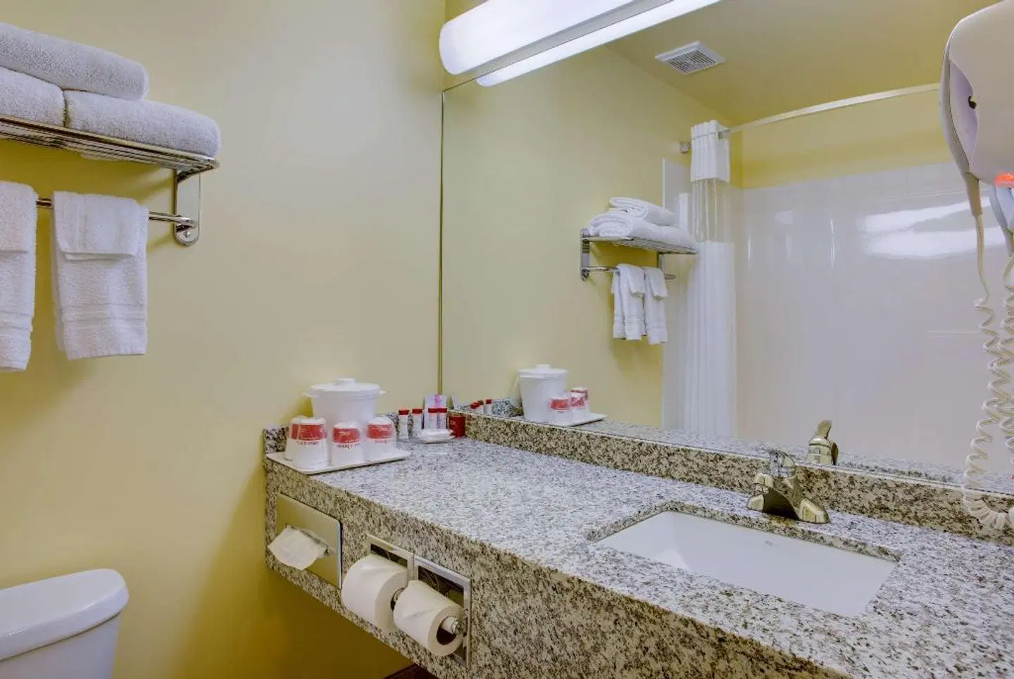 Ramada Limited Golden Badezimmer