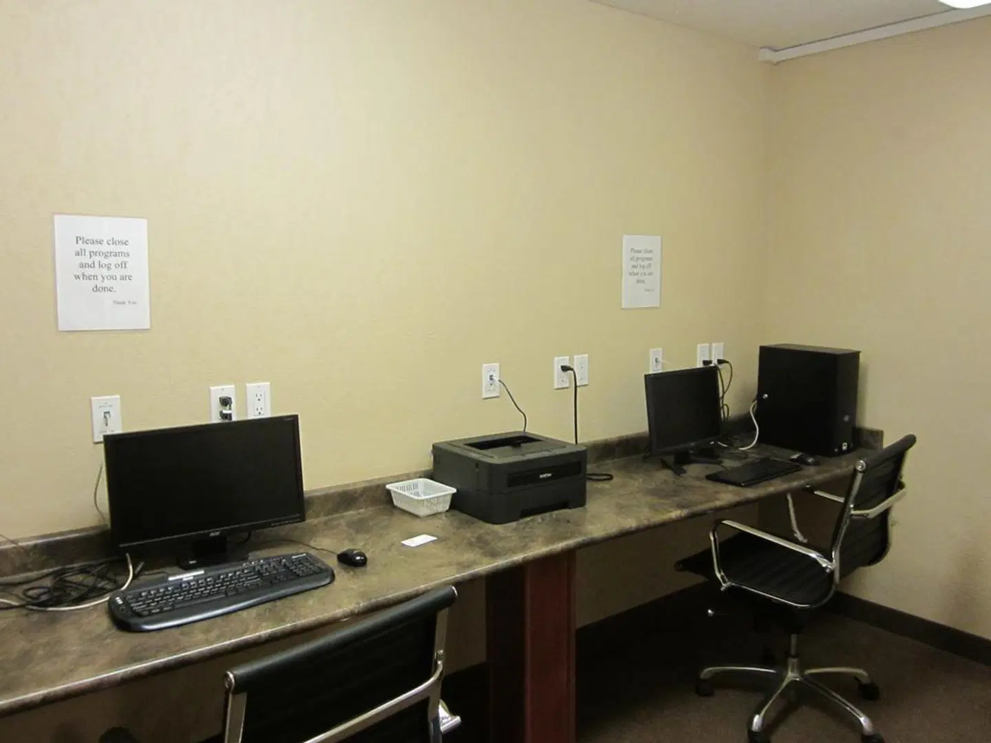 Lakeview Inn & Suites - Fort Nelson ROOM_EXAMPLE