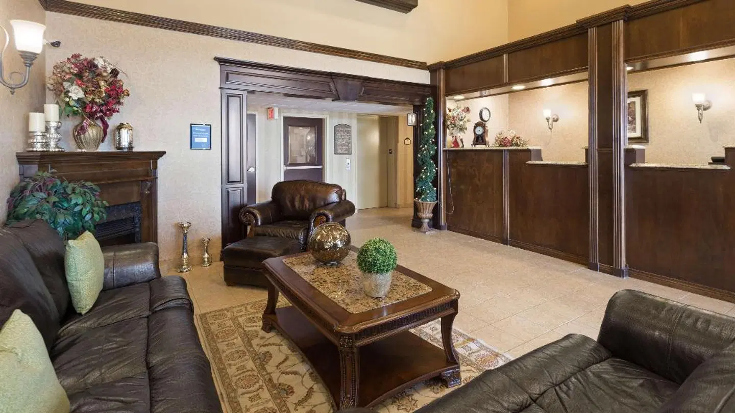 Best Western Plus Grand-Sault Hotel & Suites ROOM_EXAMPLE