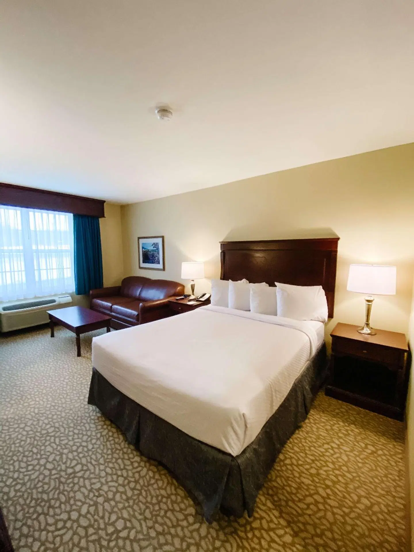 Best Western Plus Grand-Sault Hotel & Suites ROOM_EXAMPLE