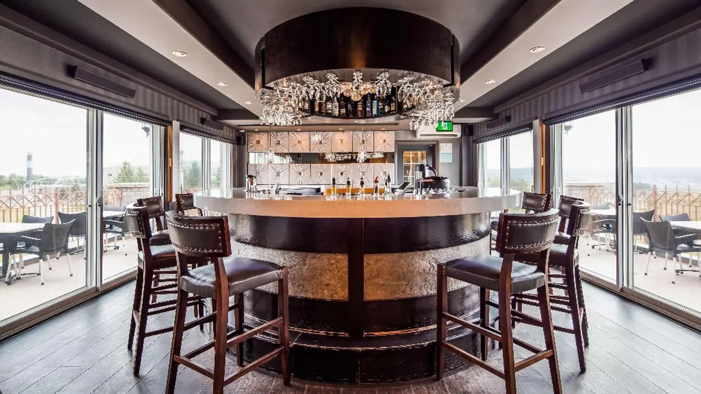 Best Western Plus Edmundston Bar