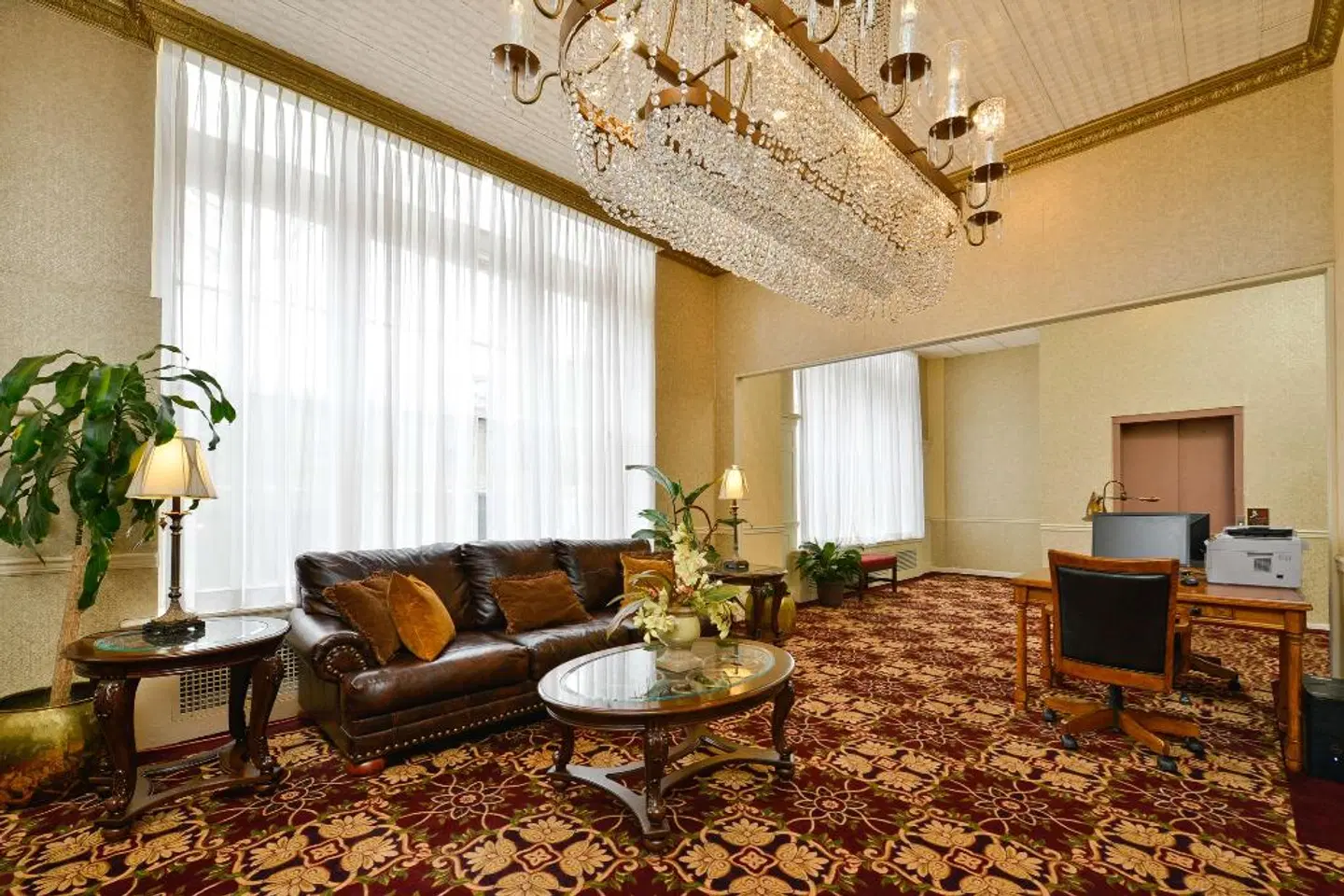 Genetti Hotel, SureStay Collection by Best Western LOUNGE_LOBBY