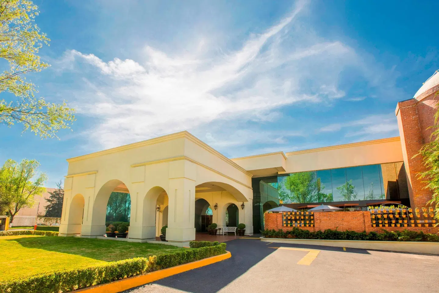 Courtyard by Marriott Toluca Airport EXTERIOR