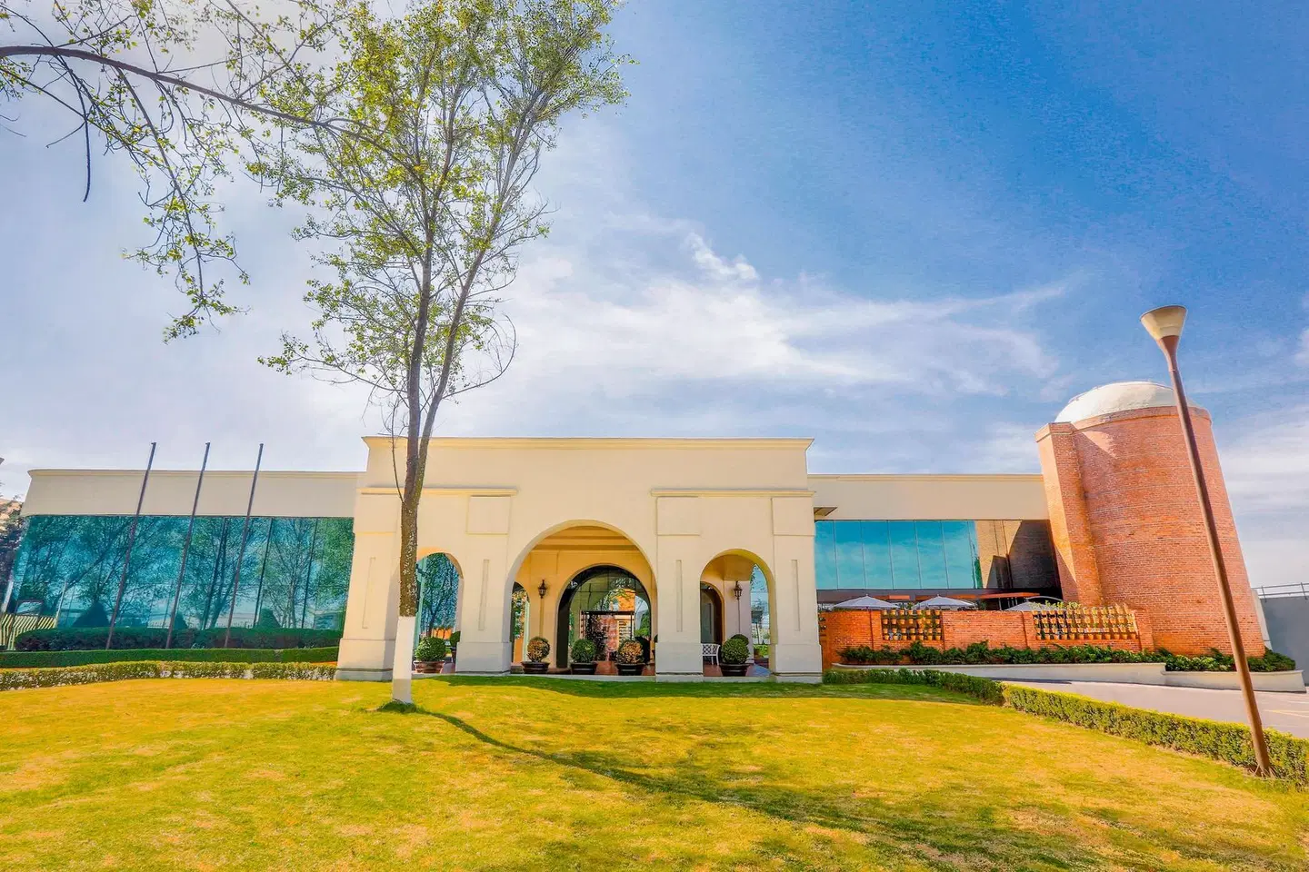 Courtyard by Marriott Toluca Airport EXTERIOR