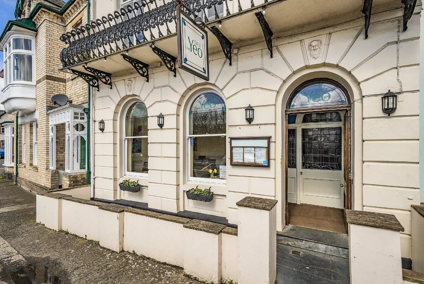 Yeo Dale Hotel EXTERIOR