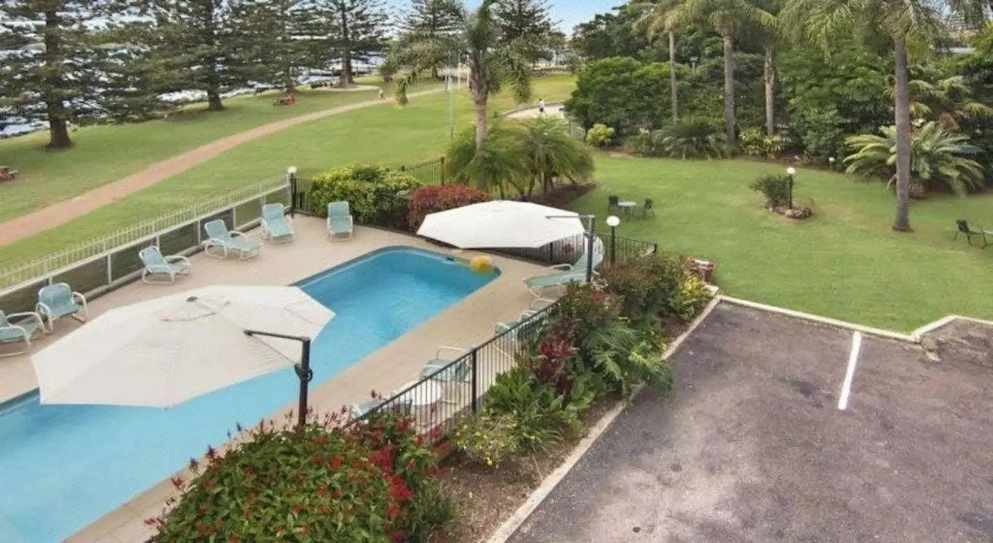 Mid Pacific Motel OUTDOOR_POOL