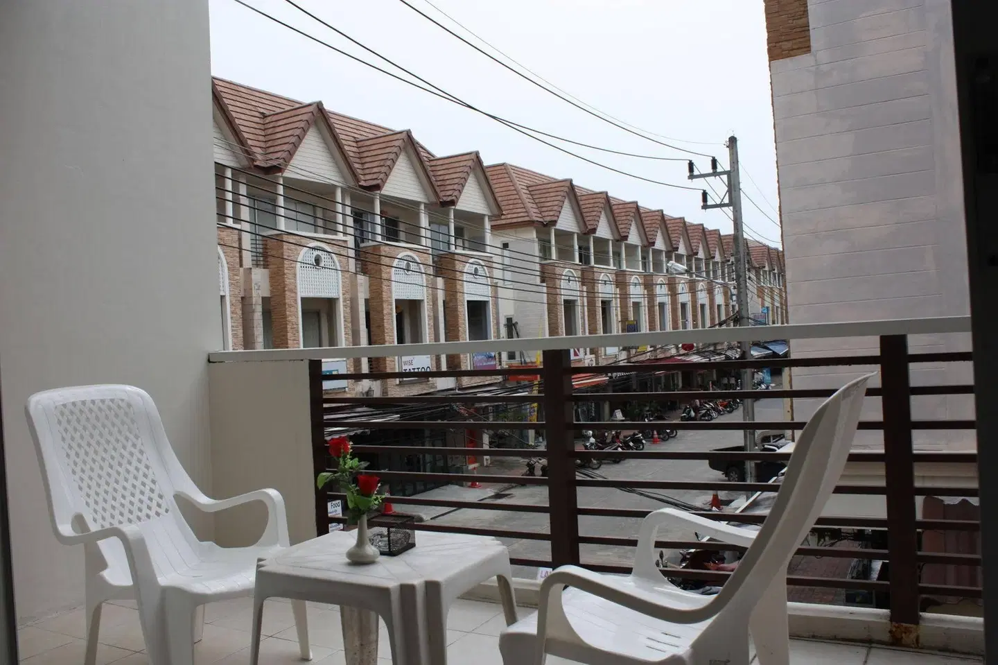Phuket Racha Guesthouse Terrasse