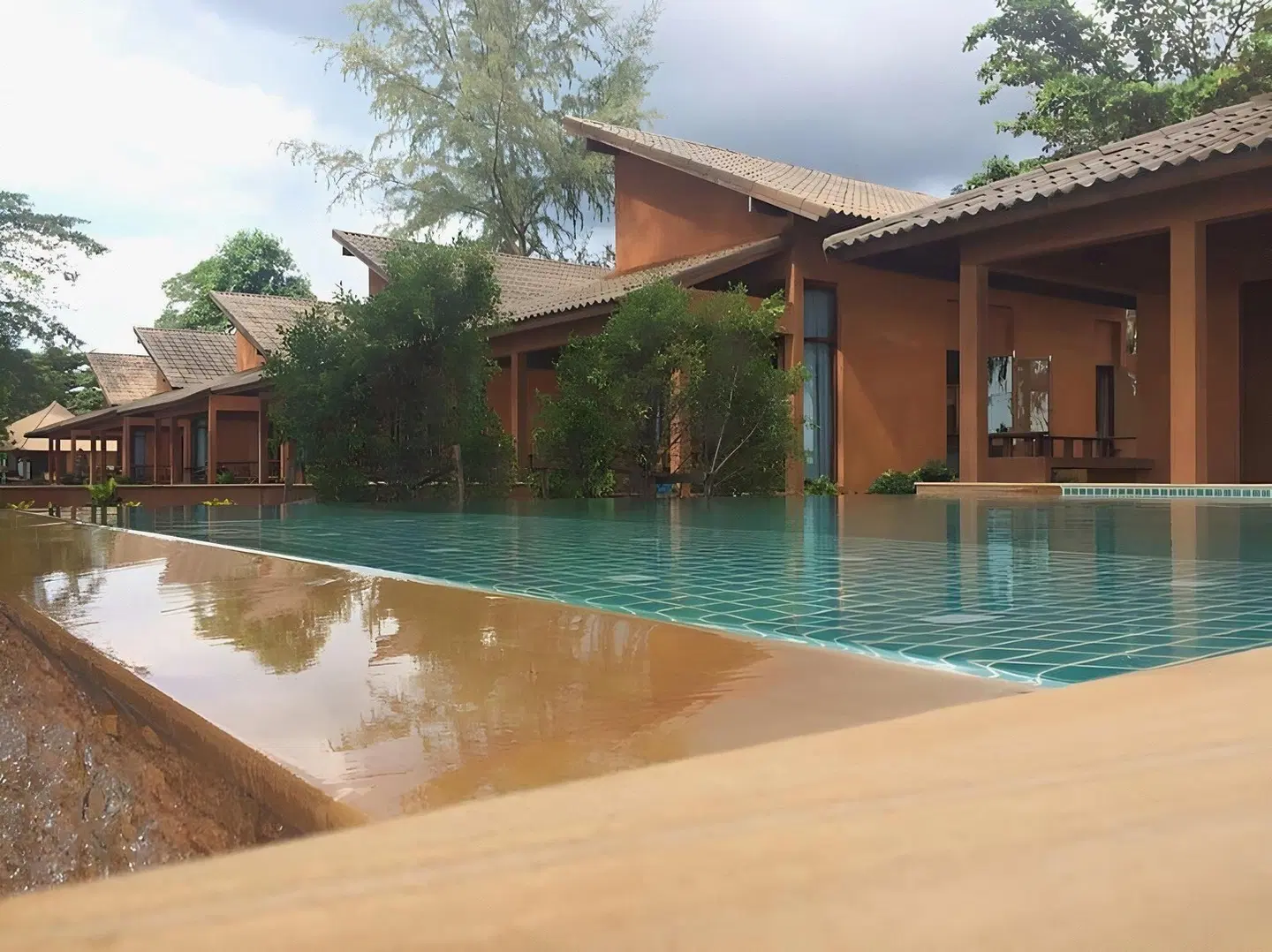 Flora I Talay OUTDOOR_POOL