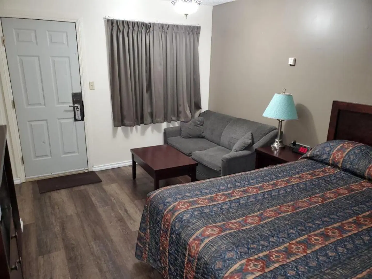 Battlefords Inn ROOM_EXAMPLE