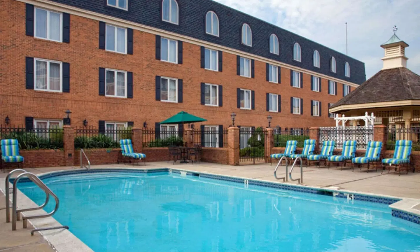 Hilton Wilmington/Christiana OUTDOOR_POOL