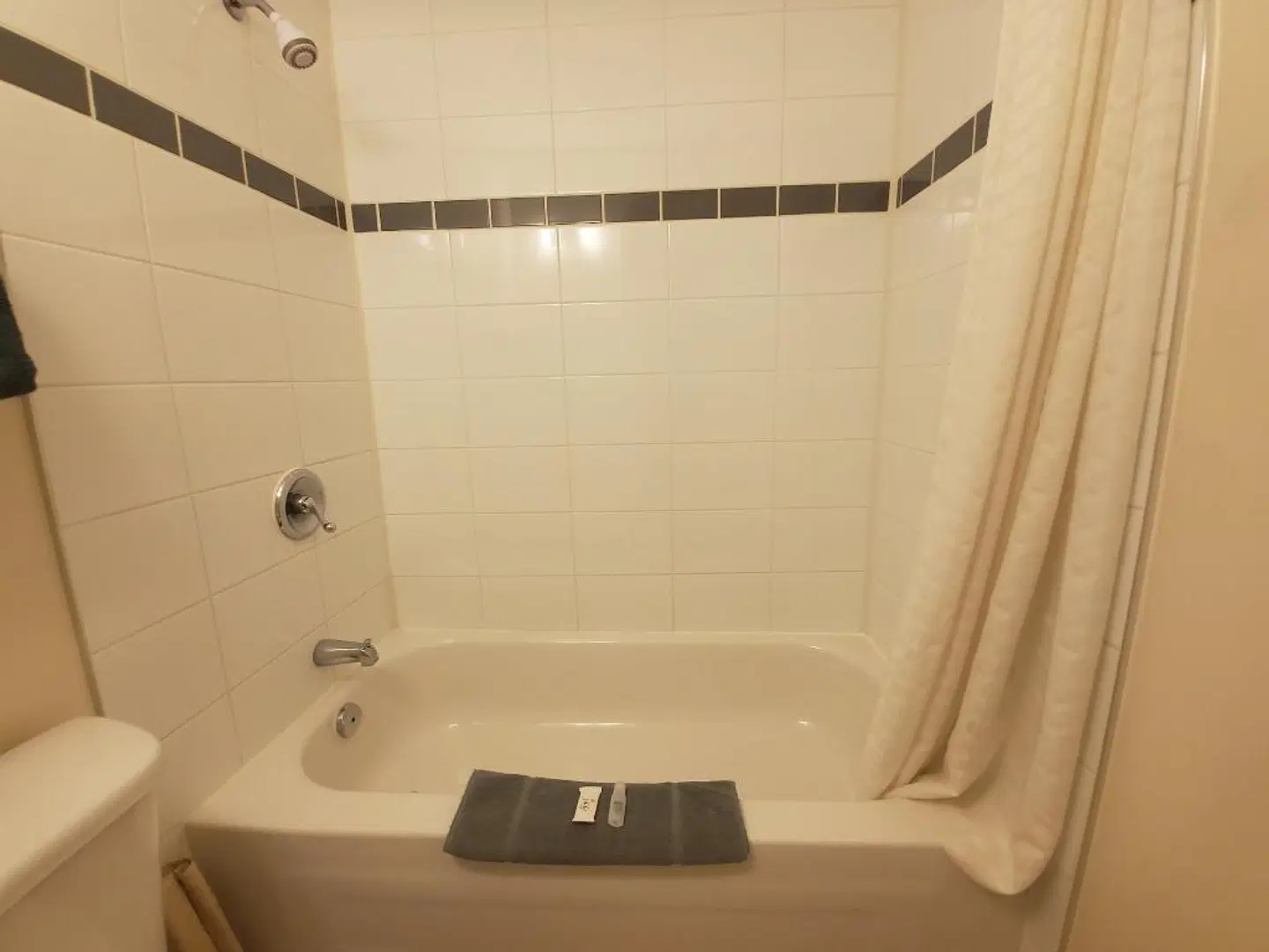 Battlefords Inn Badezimmer