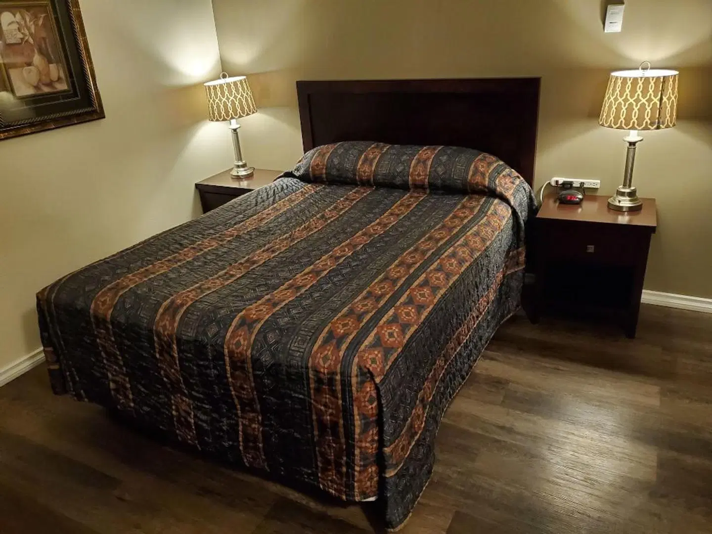 Battlefords Inn ROOM_EXAMPLE
