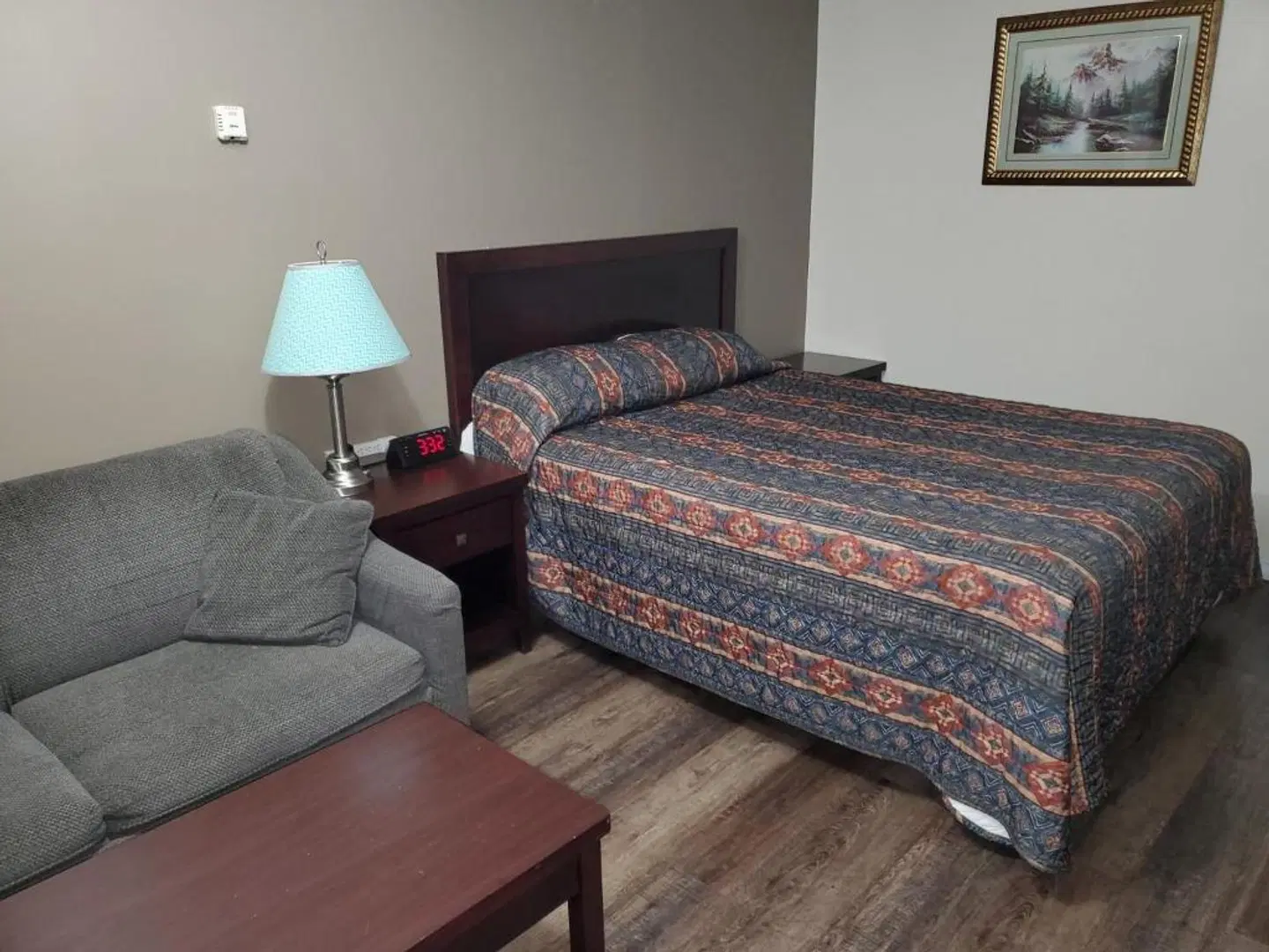 Battlefords Inn ROOM_EXAMPLE