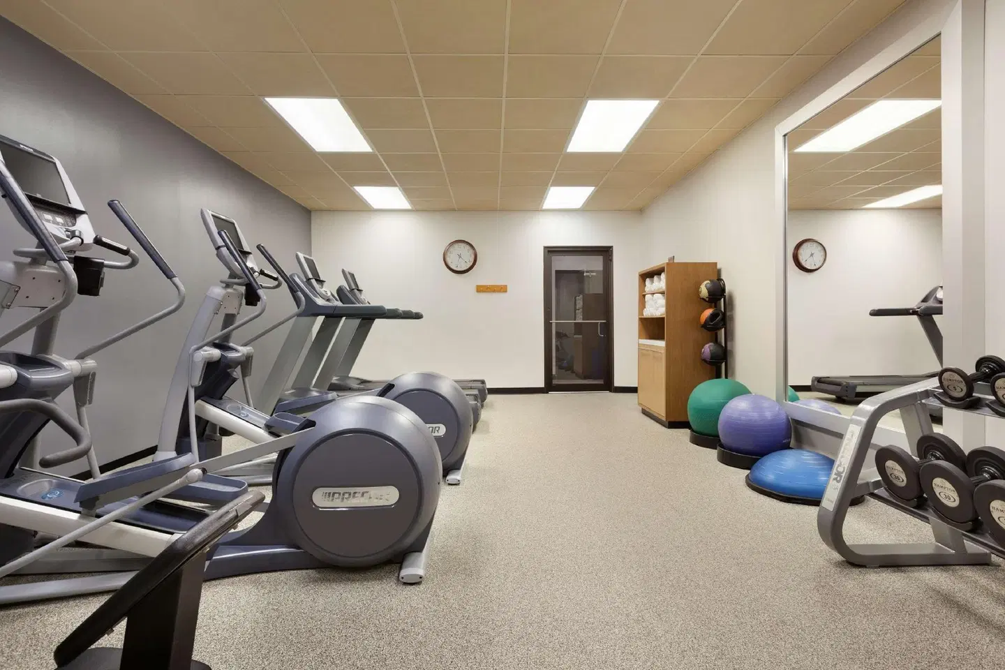 Embassy Suites by Hilton Oklahoma City Will Rogers World Airport SPORTS_AND_LEISURE