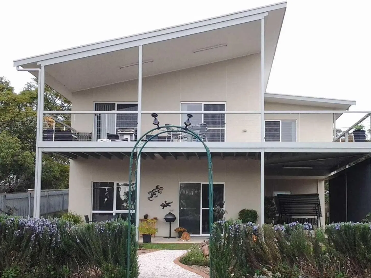 Lyreen's Apartment EXTERIOR