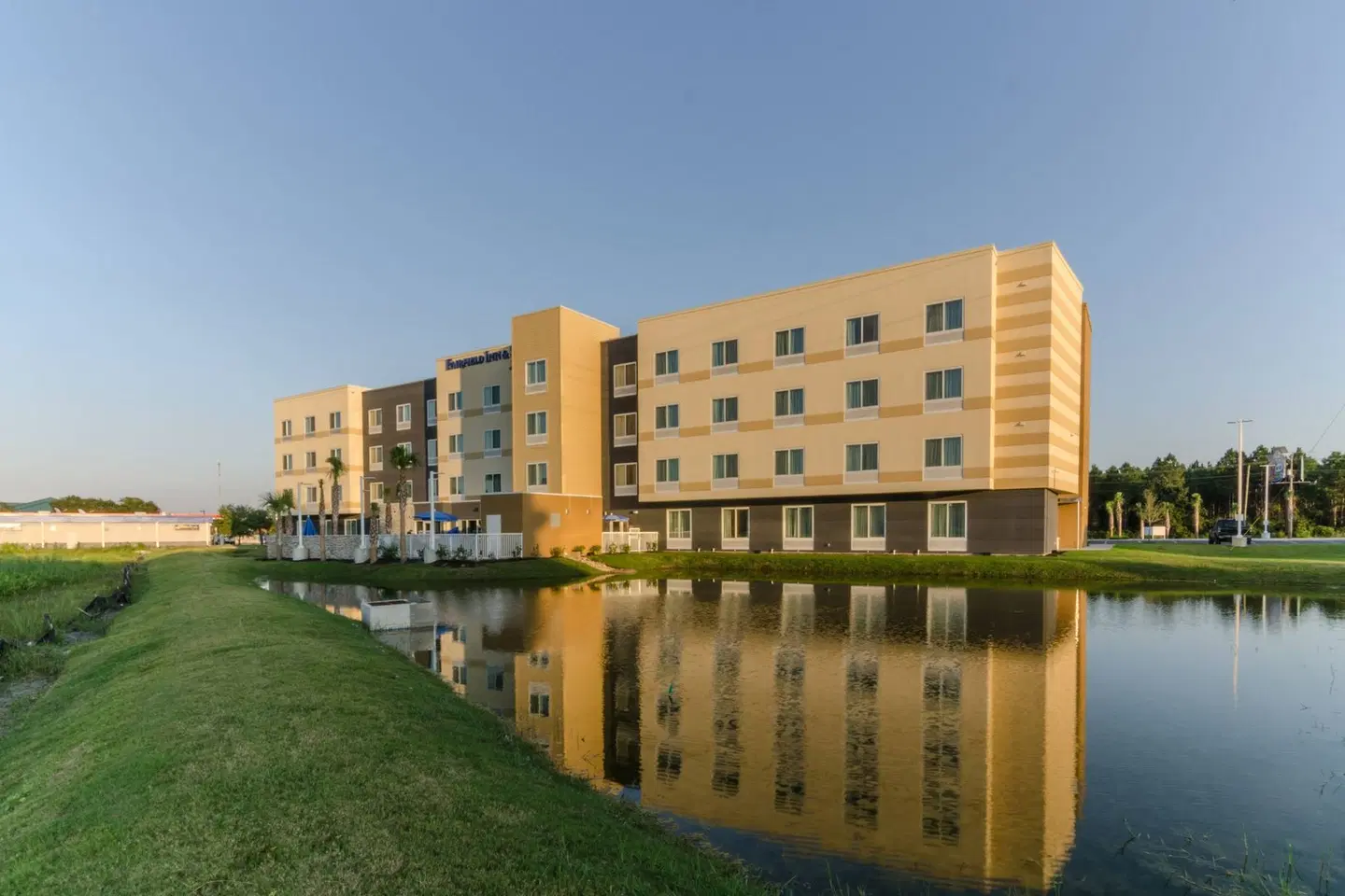 Fairfield by Marriott Inn & Suites Panama City Beach EXTERIOR