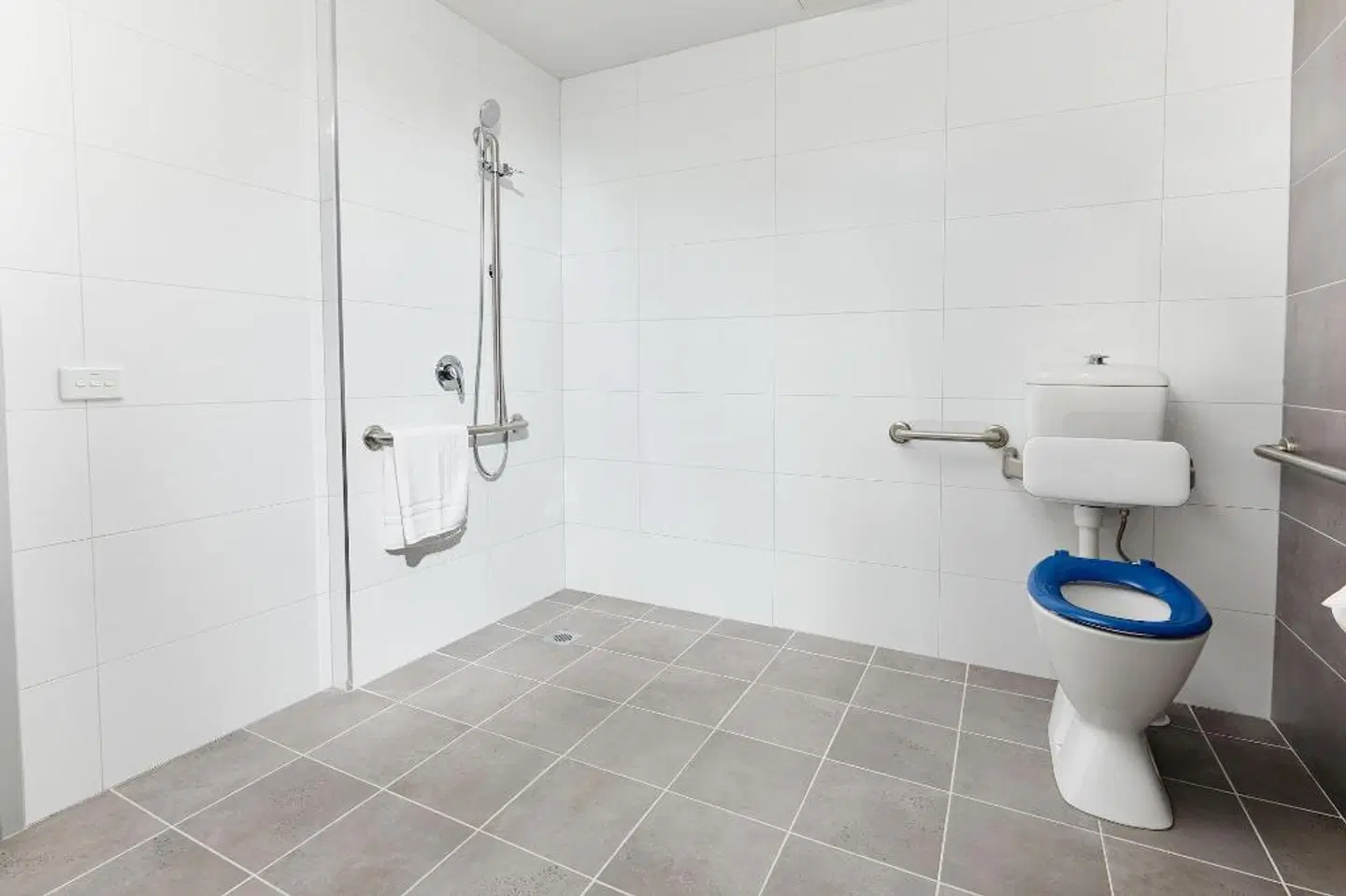 East Maitland Executive Apartments Badezimmer
