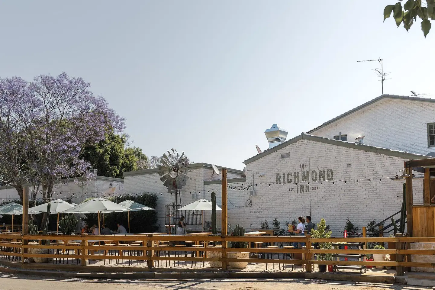 Richmond Inn EXTERIOR