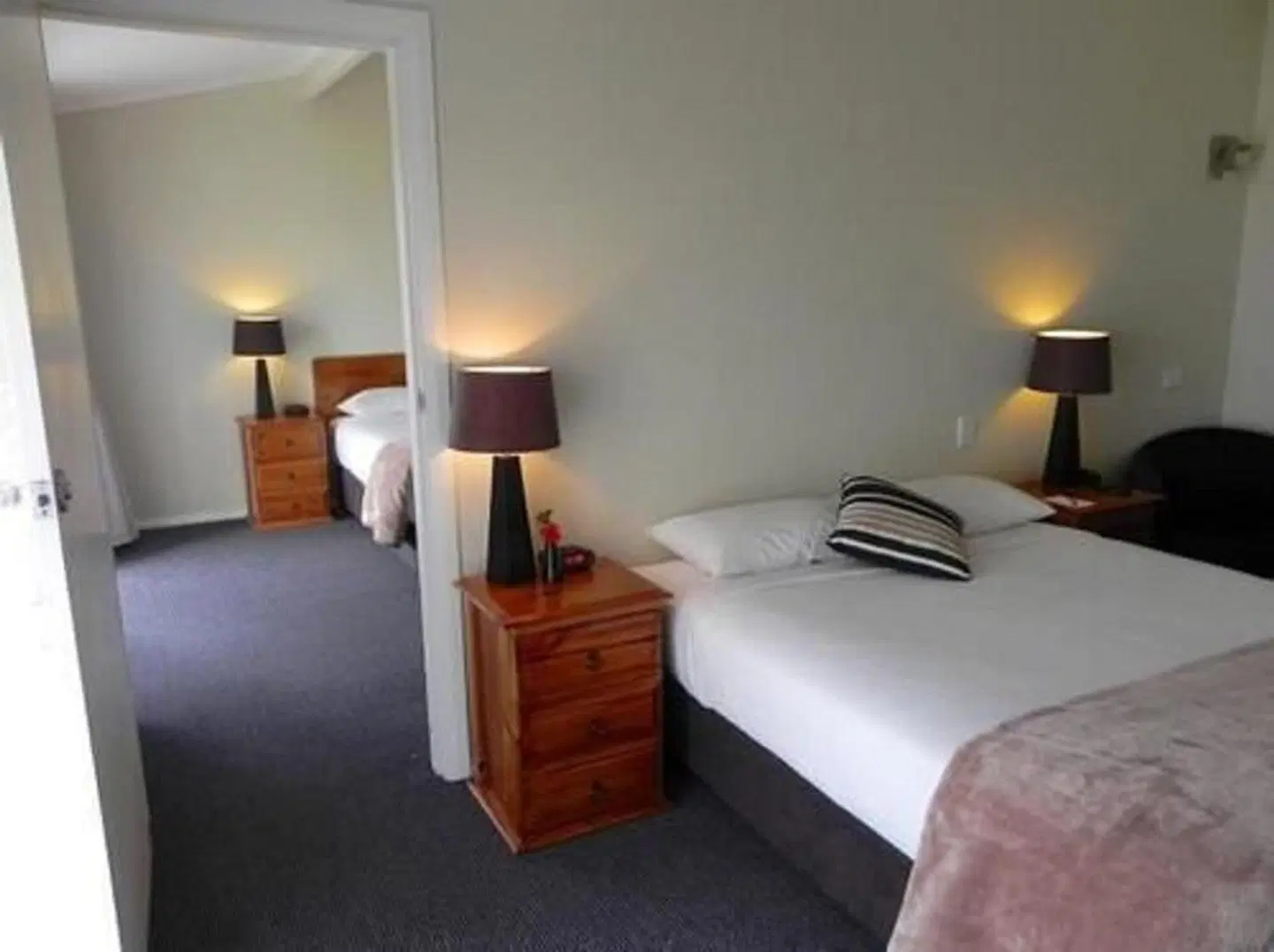 Moore Park Inn ROOM_EXAMPLE