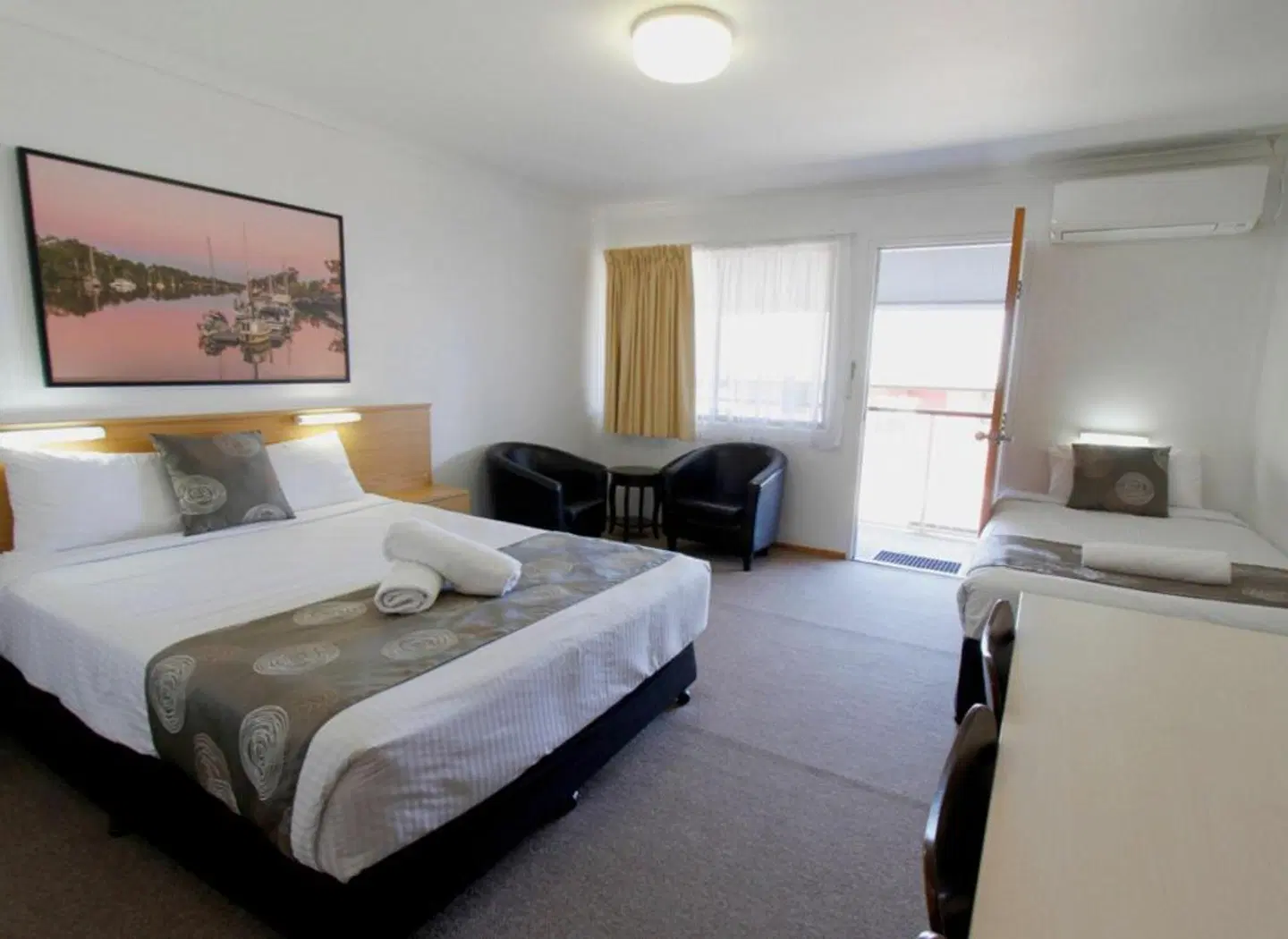 Blue Shades Motel ROOM_EXAMPLE