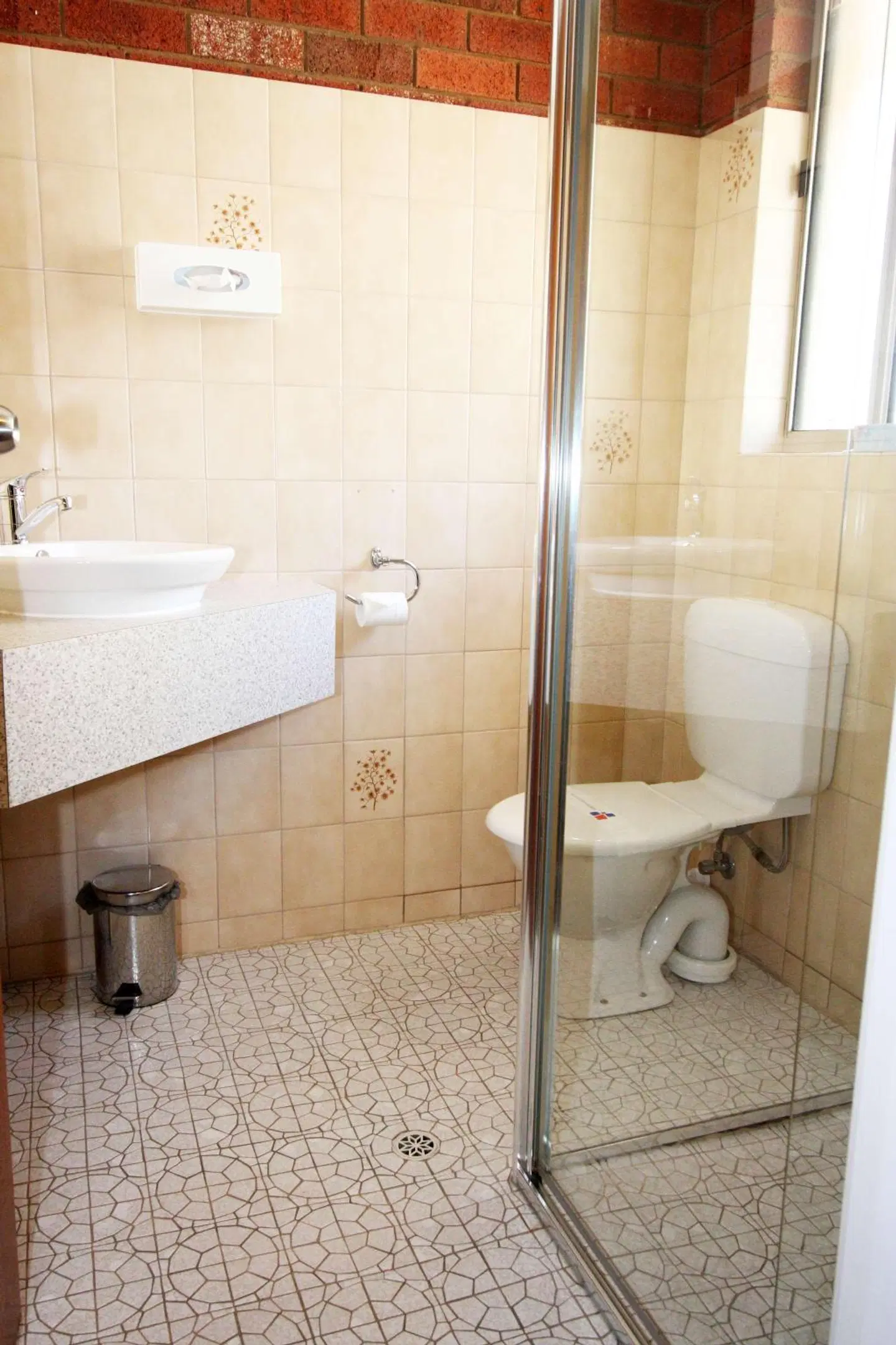 Pevensey Motor Lodge Badezimmer