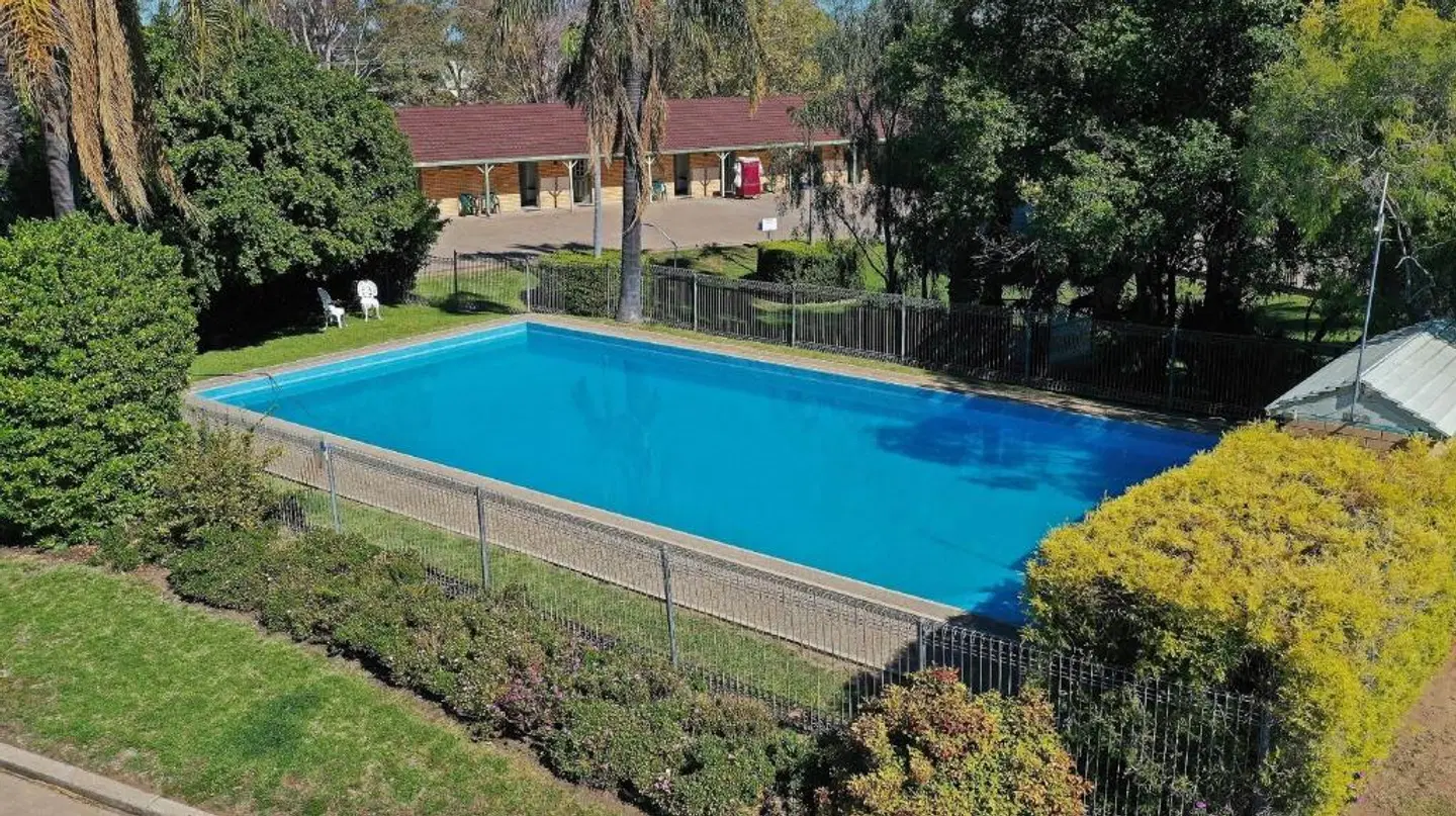 Burke & Wills Motor Inn Moree OUTDOOR_POOL