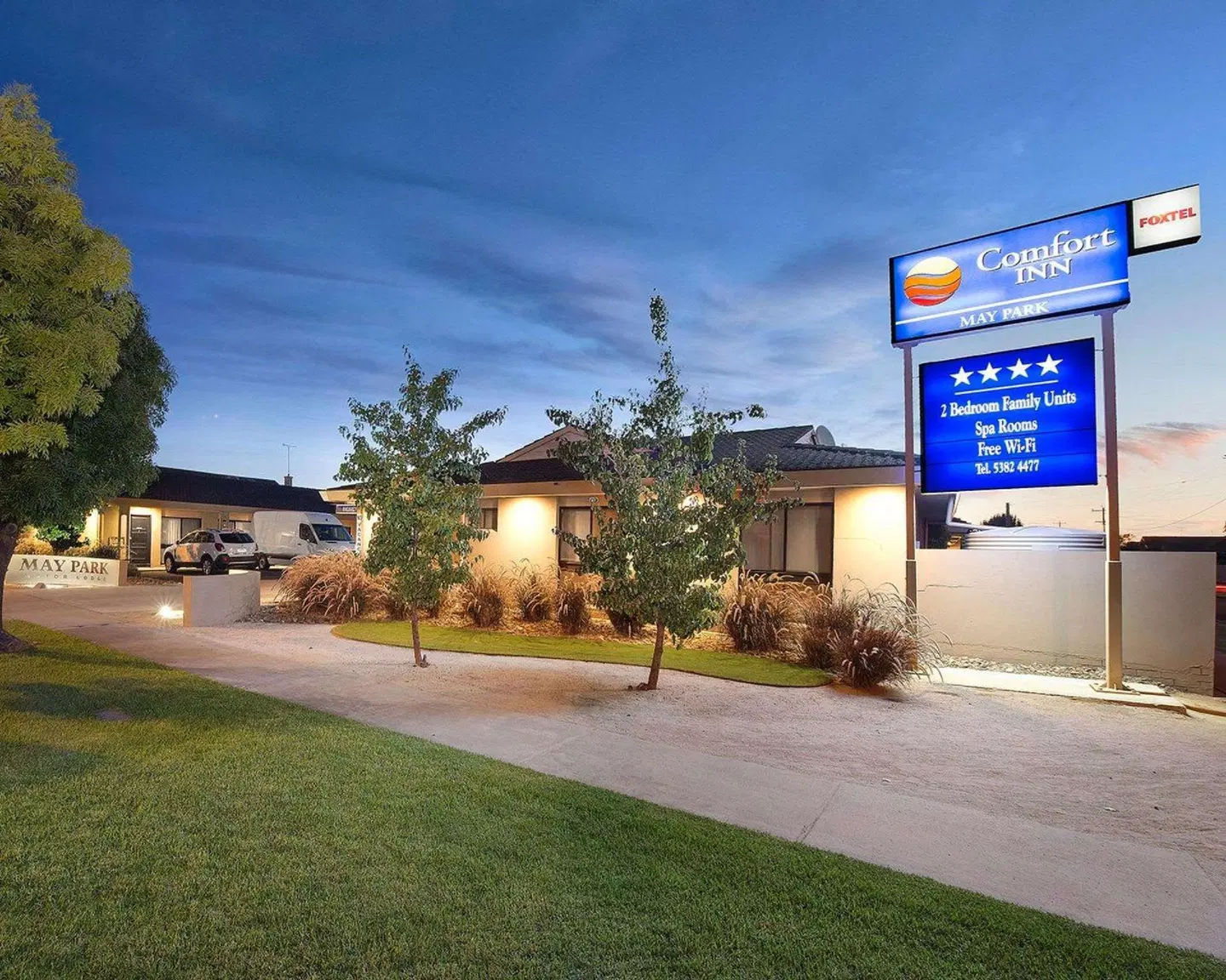 Comfort Inn May Park EXTERIOR