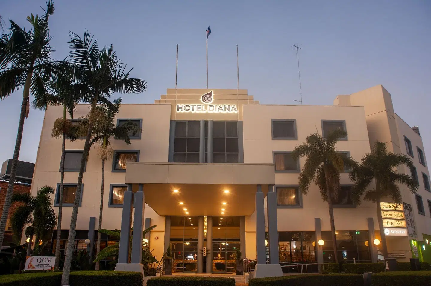 Hotel Diana EXTERIOR