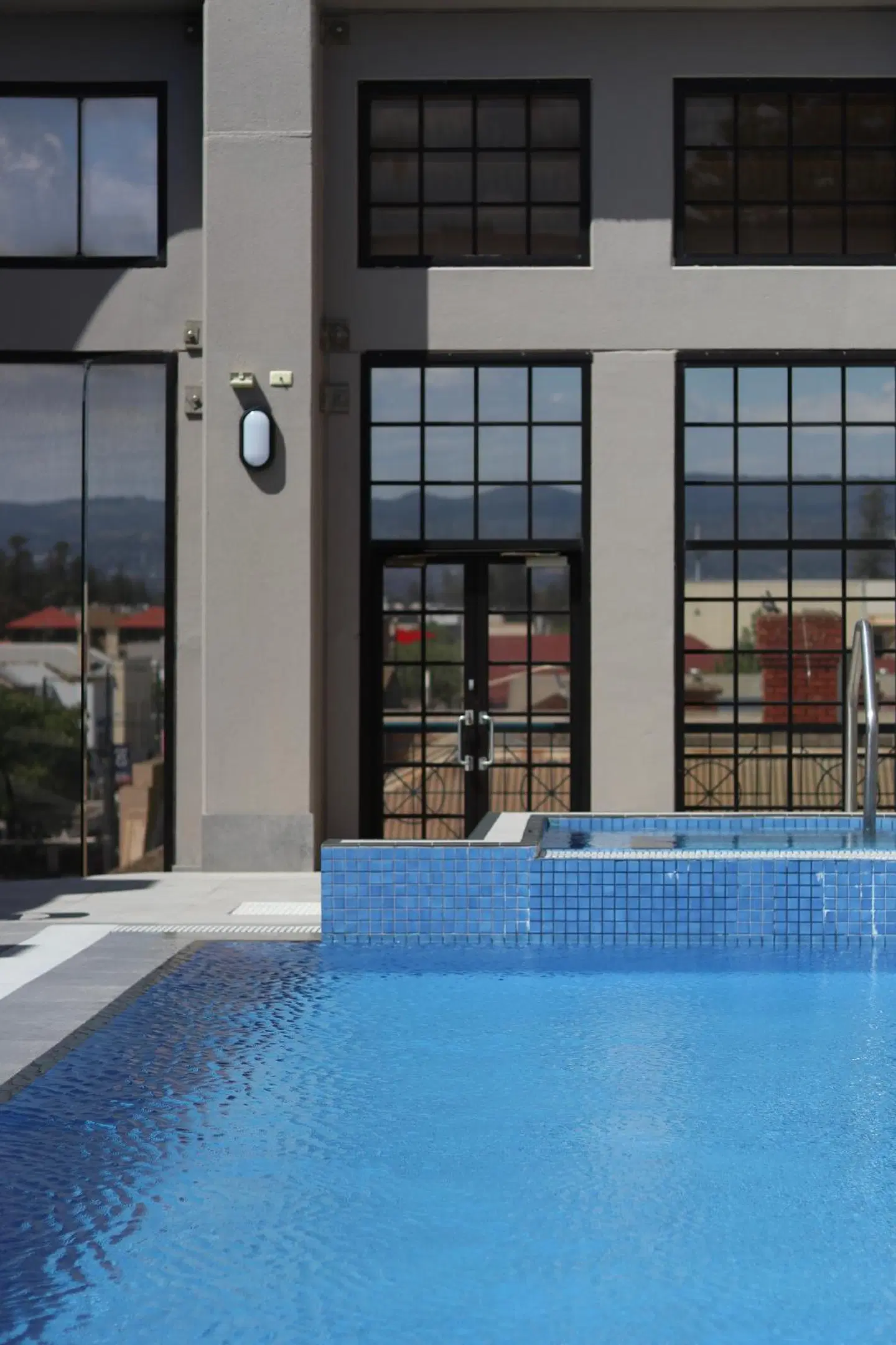Stamford Grand Adelaide Hallenbad