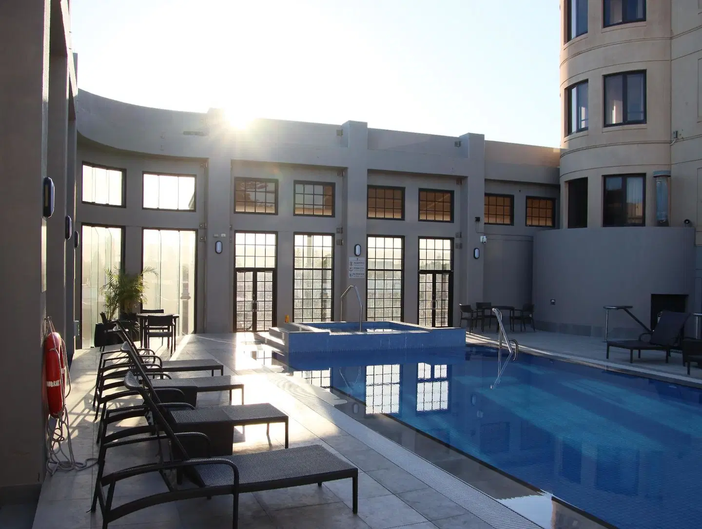 Stamford Grand Adelaide OUTDOOR_POOL