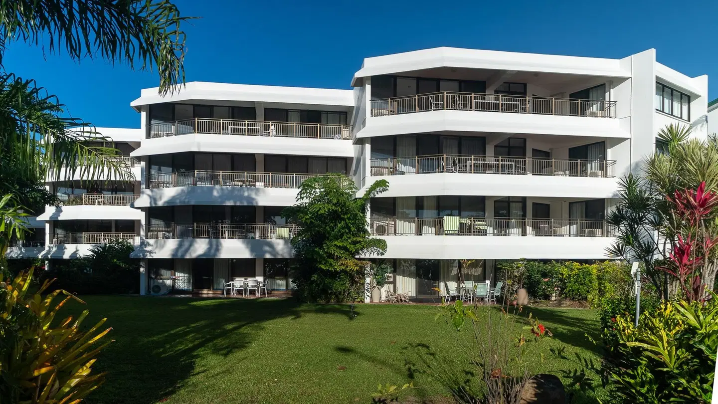 Roydon Beachfront Apartments EXTERIOR