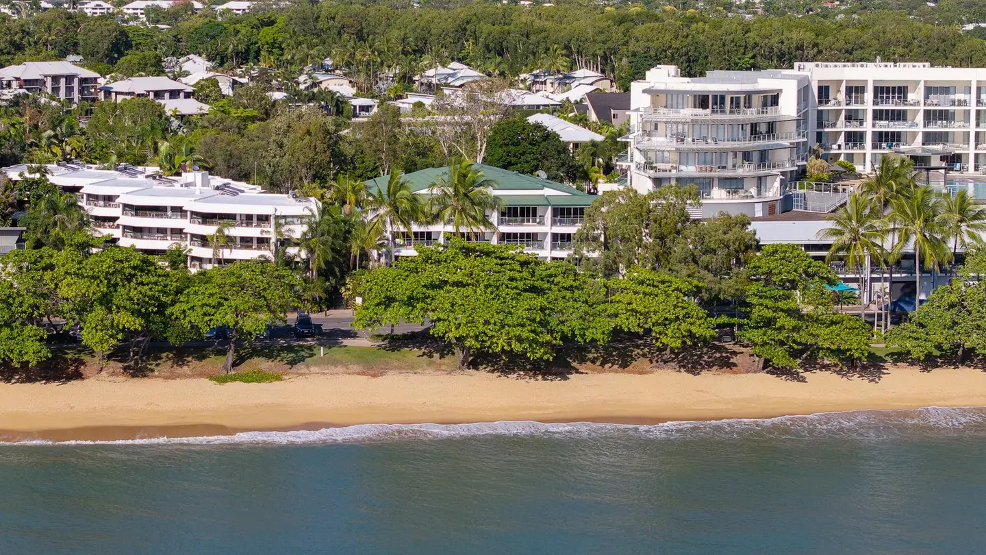 Roydon Beachfront Apartments EXTERIOR